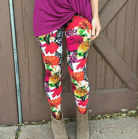 Floral Butterflies Leggings - Picture 1 of 4
